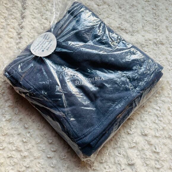Columbia Surgery NYC MV Sport Pro Weave Jumbo 84" by 54" Sweatshirt Blanket NEW - Picture 3 of 6